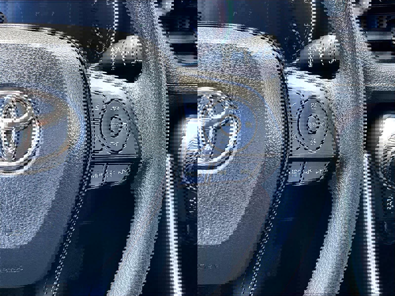 Used 2024 Toyota RAV4 XLE FWD image 23