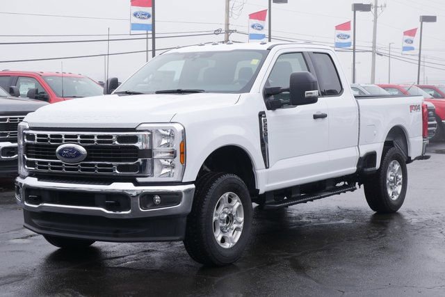 New 2026 Ford F250 XLT w/ FX4 Off-Road Package AWD/4WD image 6