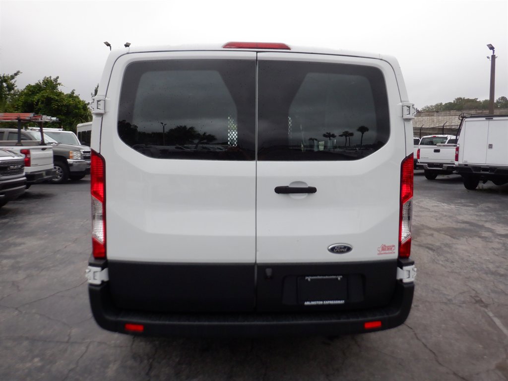 Used 2017 Ford Transit 250 130 Low Roof w/ Exterior Upgrade Package RWD image 4