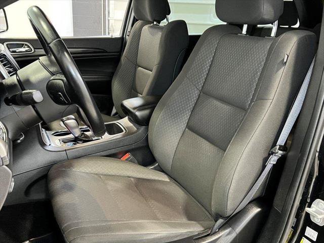 Certified 2020 Jeep Grand Cherokee Laredo image 24