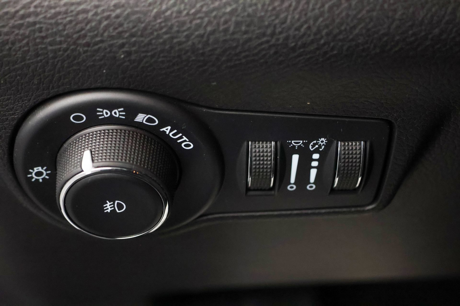 Used 2023 Jeep Compass Limited AWD/4WD image 19