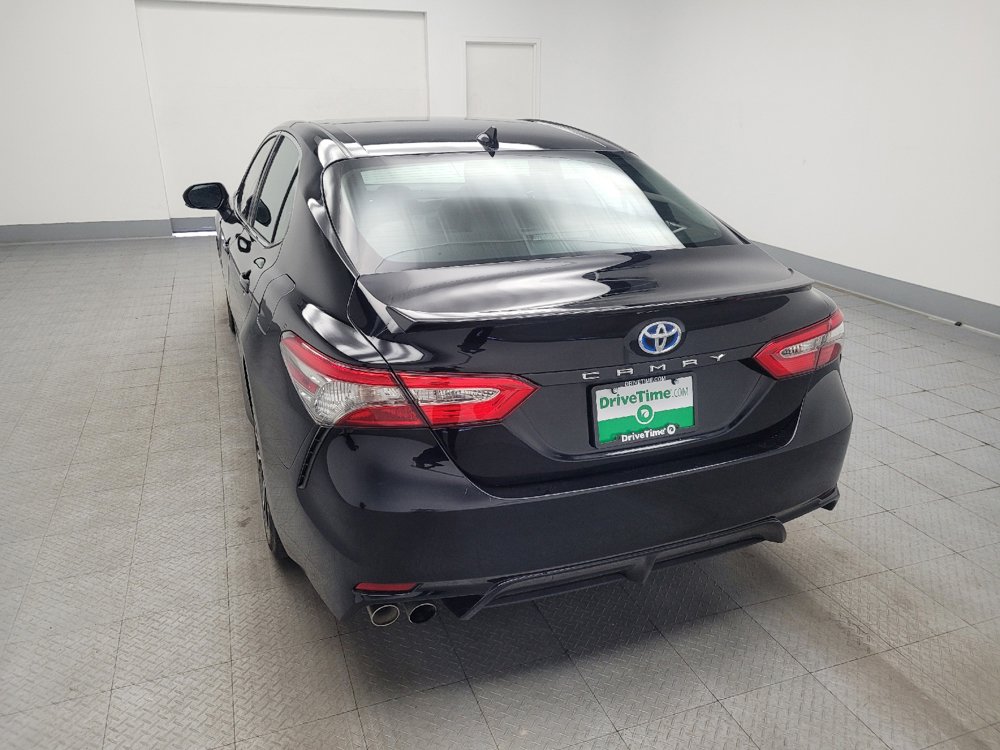 Used 2019 Toyota Camry SE w/ Sunroof Package FWD image 6