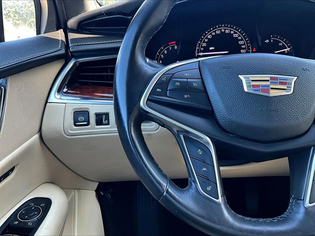 Used 2017 Cadillac XT5 Luxury w/ Driver Awareness Package image 16