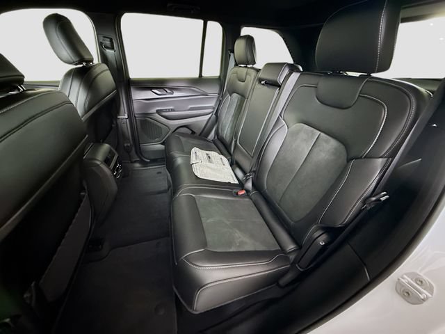 New 2025 Jeep Grand Cherokee Altitude AWD/4WD image 22