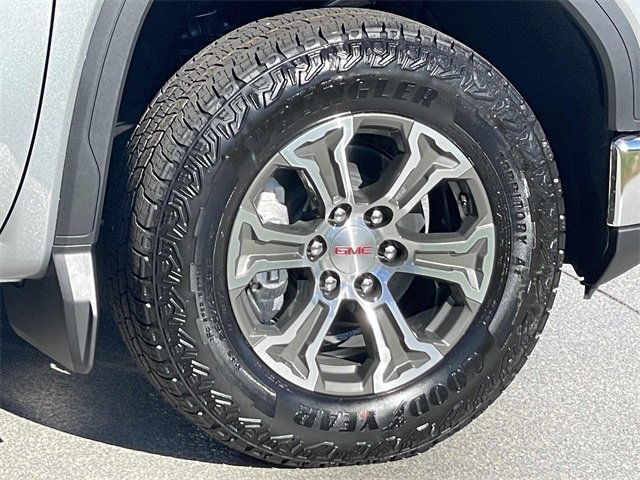 New 2026 GMC Sierra 1500 SLE image 19