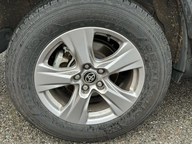 Used 2025 Toyota RAV4 XLE image 14
