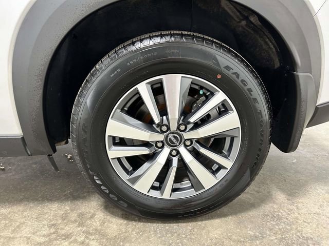 Used 2024 Nissan Pathfinder SL w/ Black Appearance Package FWD image 8