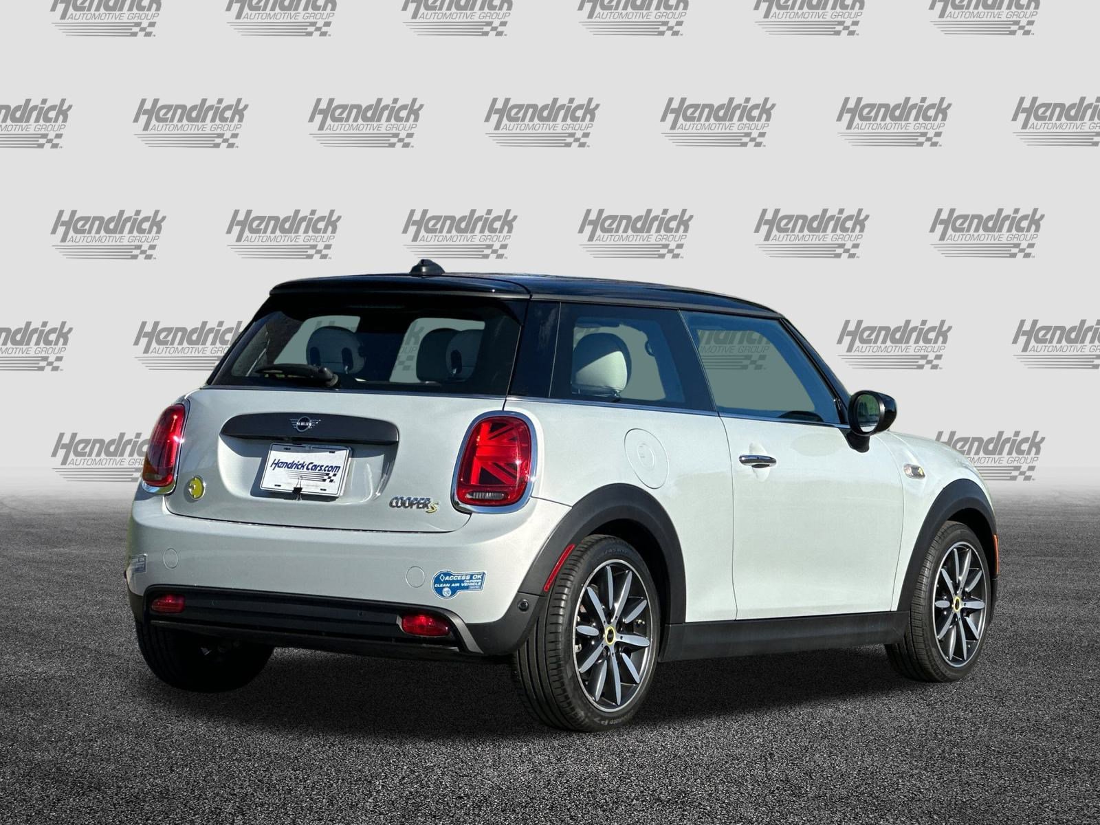 Used 2021 MINI Cooper SE w/ 8.8" Touchscreen Nav Package image 5