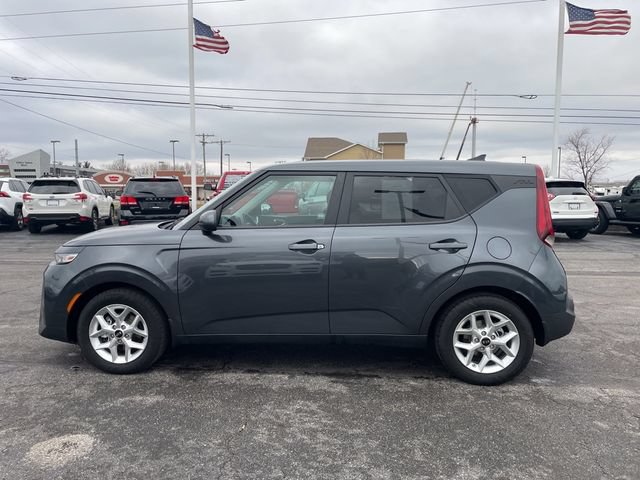 Used 2021 Kia Soul S FWD image 2