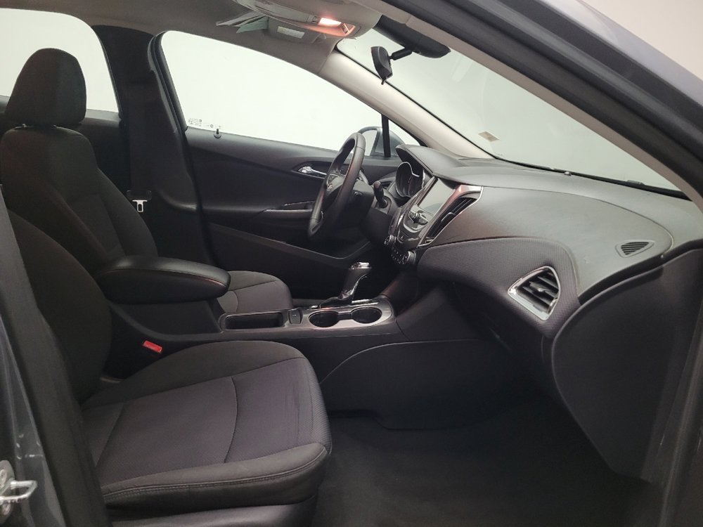 Used 2018 Chevrolet Cruze LT w/ Convenience Package FWD image 19