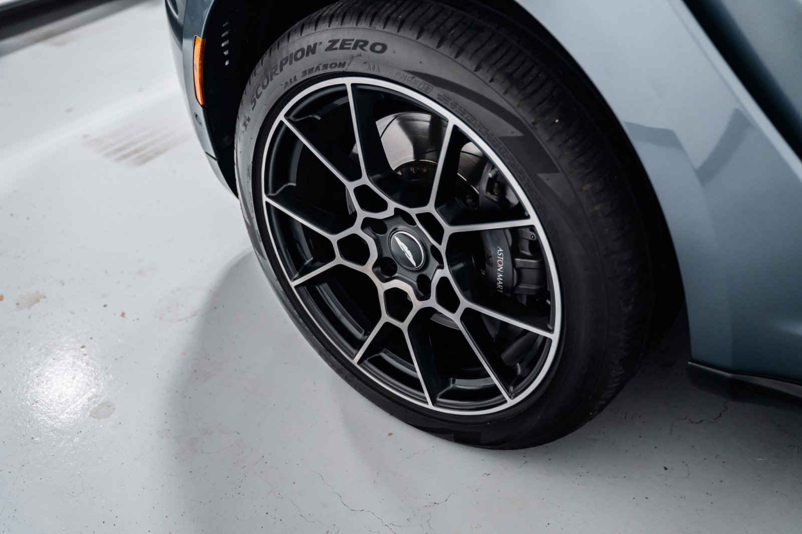 Used 2021 Aston Martin DBX image 39