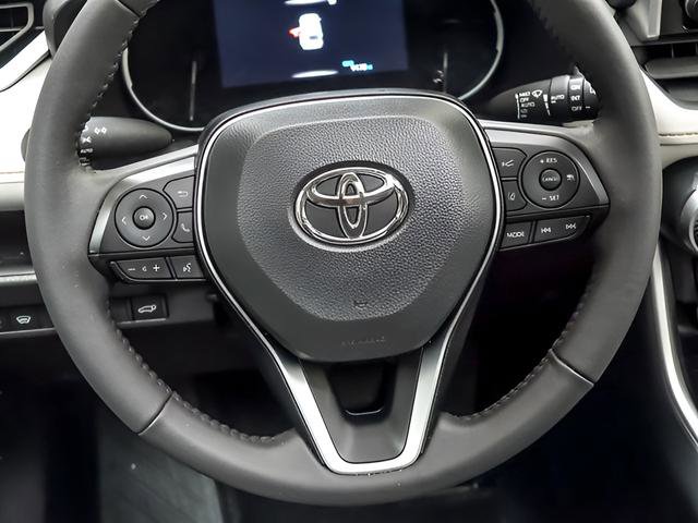 Certified 2025 Toyota RAV4 XLE AWD/4WD image 15