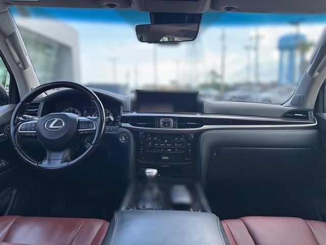Used 2020 Lexus LX 570 4WD w/ Luxury Package image 14