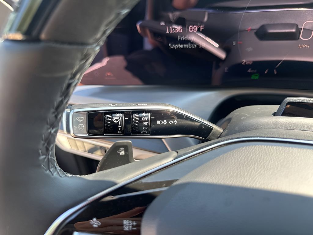 New 2026 Cadillac Vistiq Luxury image 36