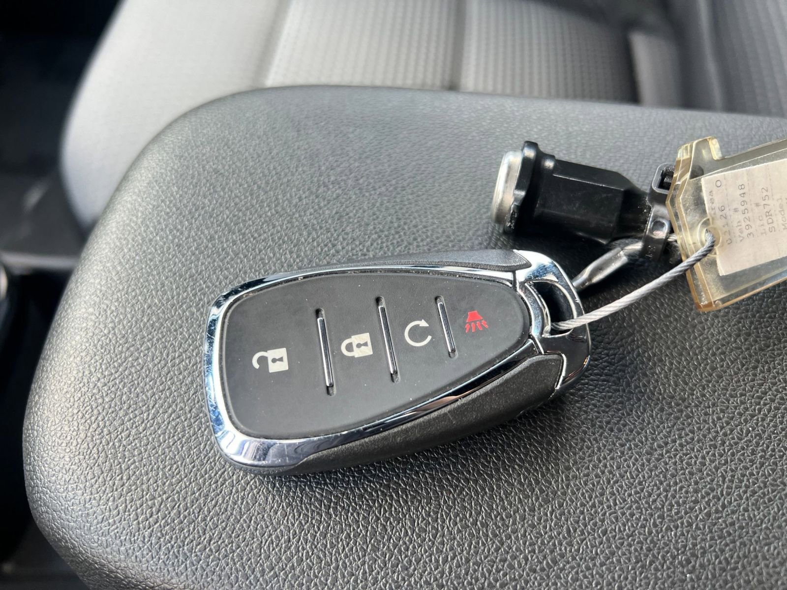 Used 2025 Chevrolet Trax LT FWD image 21