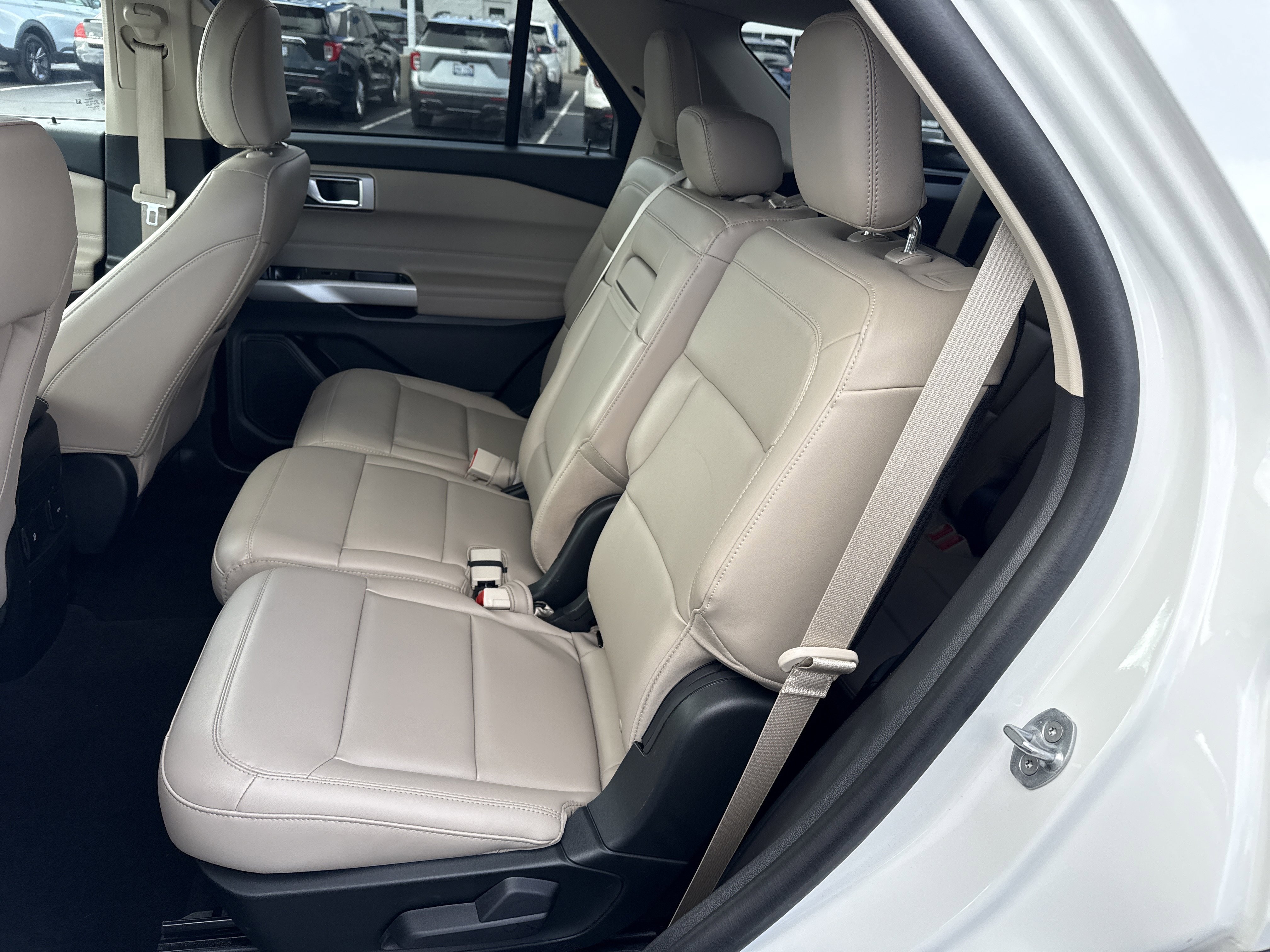 Used 2023 Ford Explorer XLT w/ Equipment Group 202A image 14