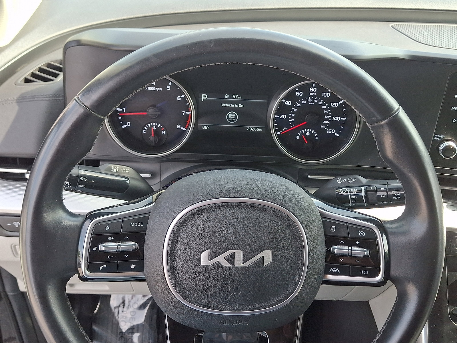 Used 2024 Kia Carnival LX FWD image 20
