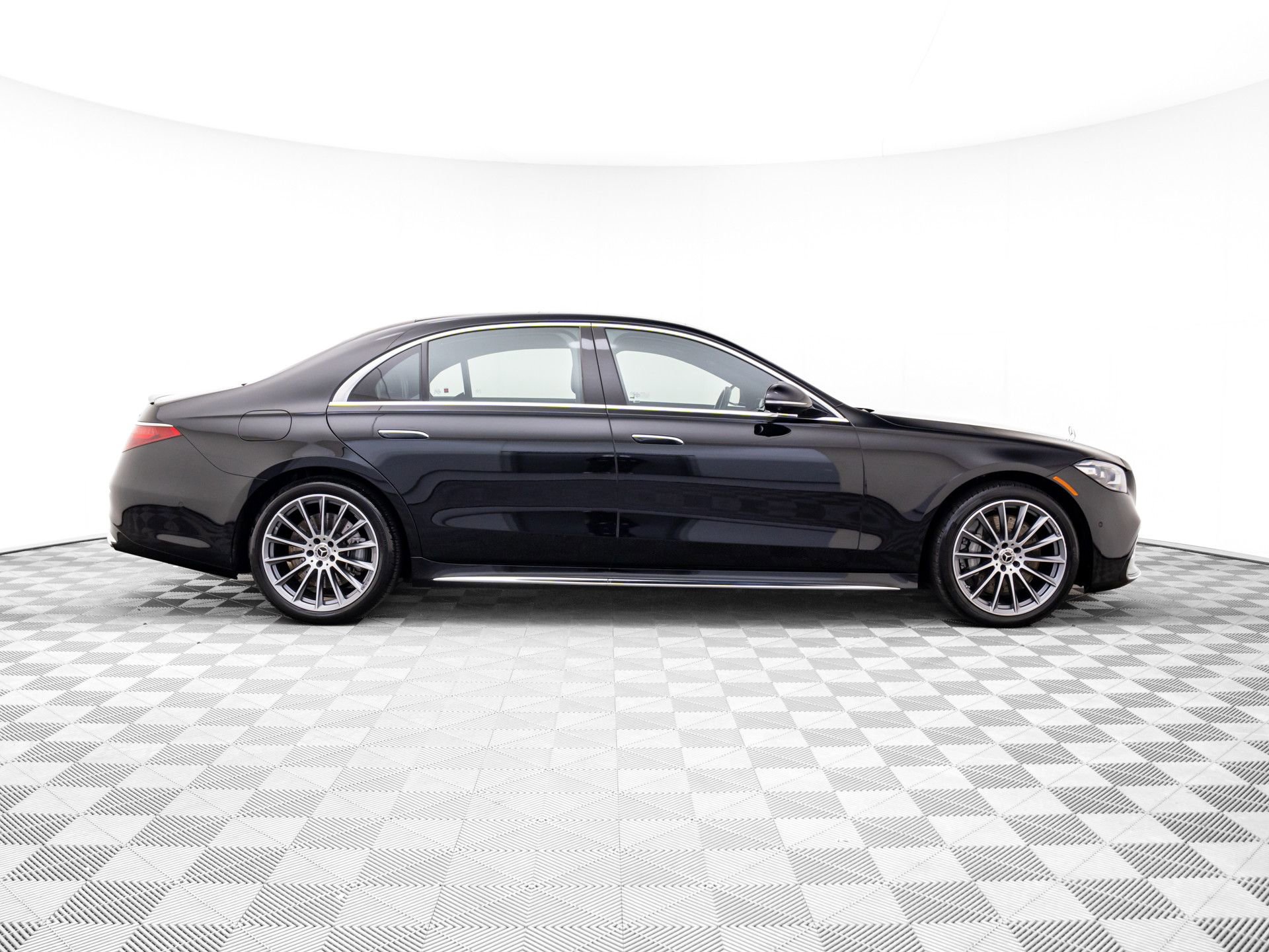 Certified 2024 Mercedes-Benz S 580 4MATIC Sedan image 6