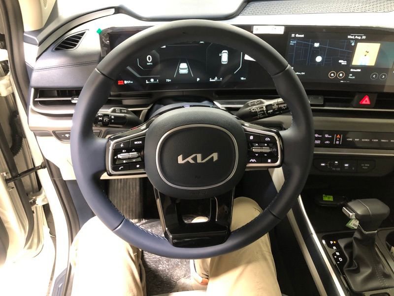 New 2026 Kia Carnival SX w/ SX Dark Edition Package image 27