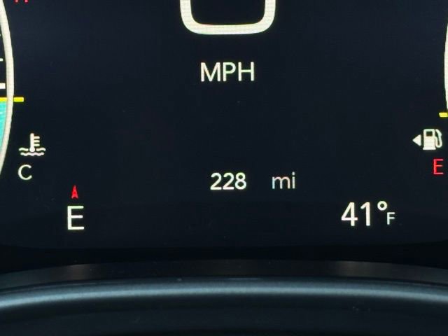 New 2026 Chrysler Pacifica Select image 38