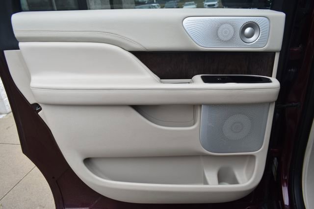 Used 2018 Lincoln Navigator L Reserve w/ Technology Package AWD/4WD image 45