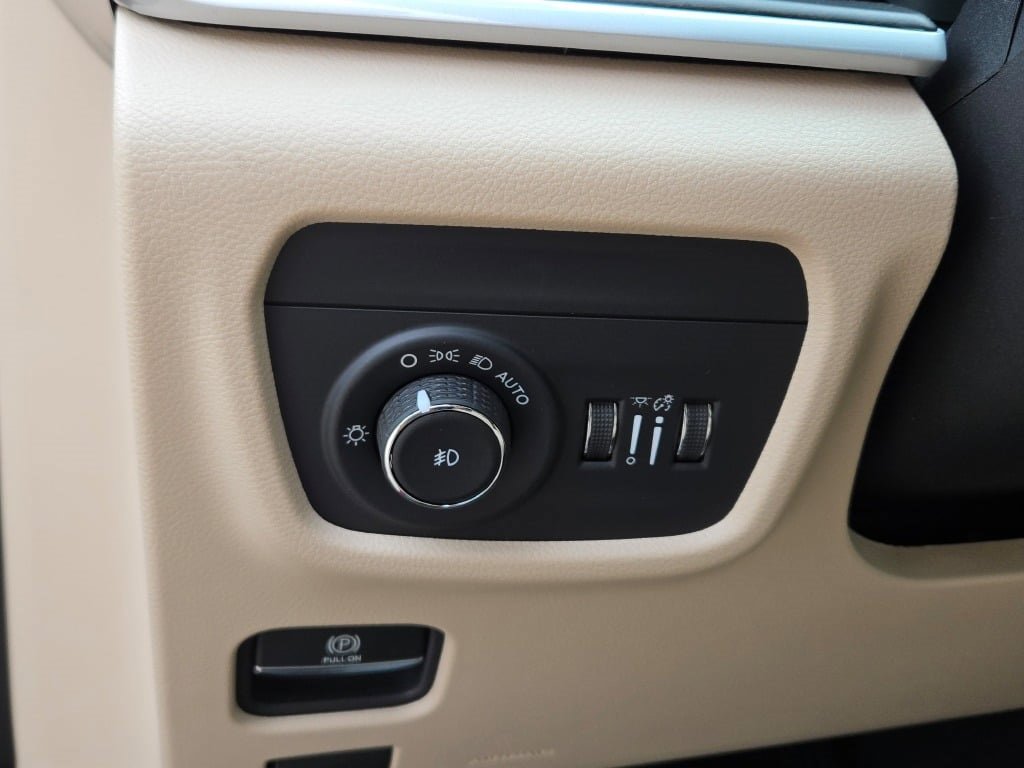 New 2025 Jeep Grand Cherokee Limited image 27