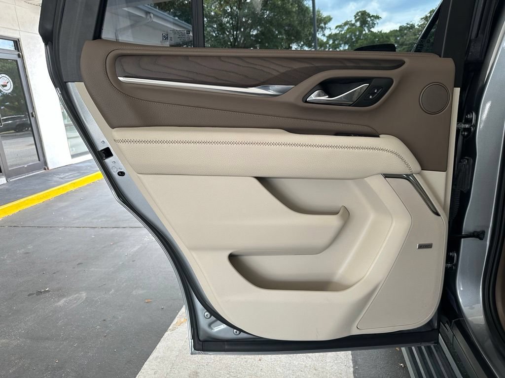 Used 2023 GMC Yukon Denali w/ Denali Reserve Package RWD image 29