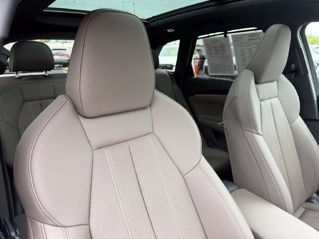 Certified 2025 Audi Q5 Premium Plus w/ Premium Plus AWD/4WD image 16