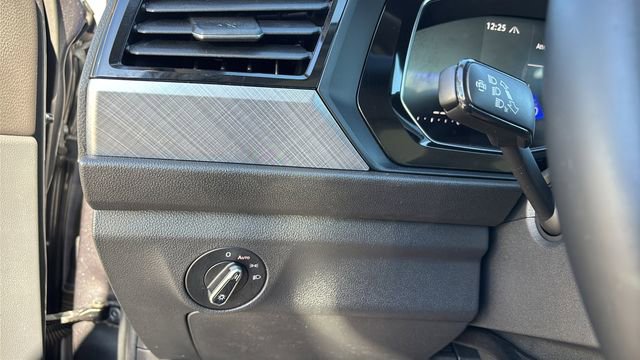 Used 2023 Volkswagen Jetta SE image 21