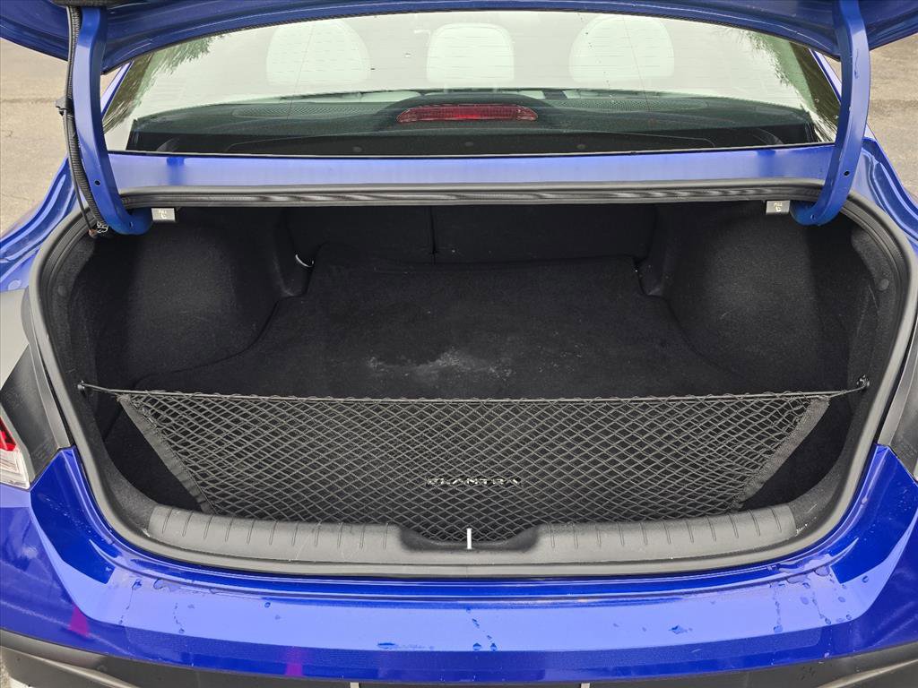 Used 2025 Hyundai Elantra Limited w/ Cargo Package image 25