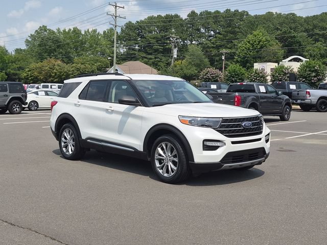Used 2020 Ford Explorer XLT w/ Equipment Group 202A AWD/4WD image 15