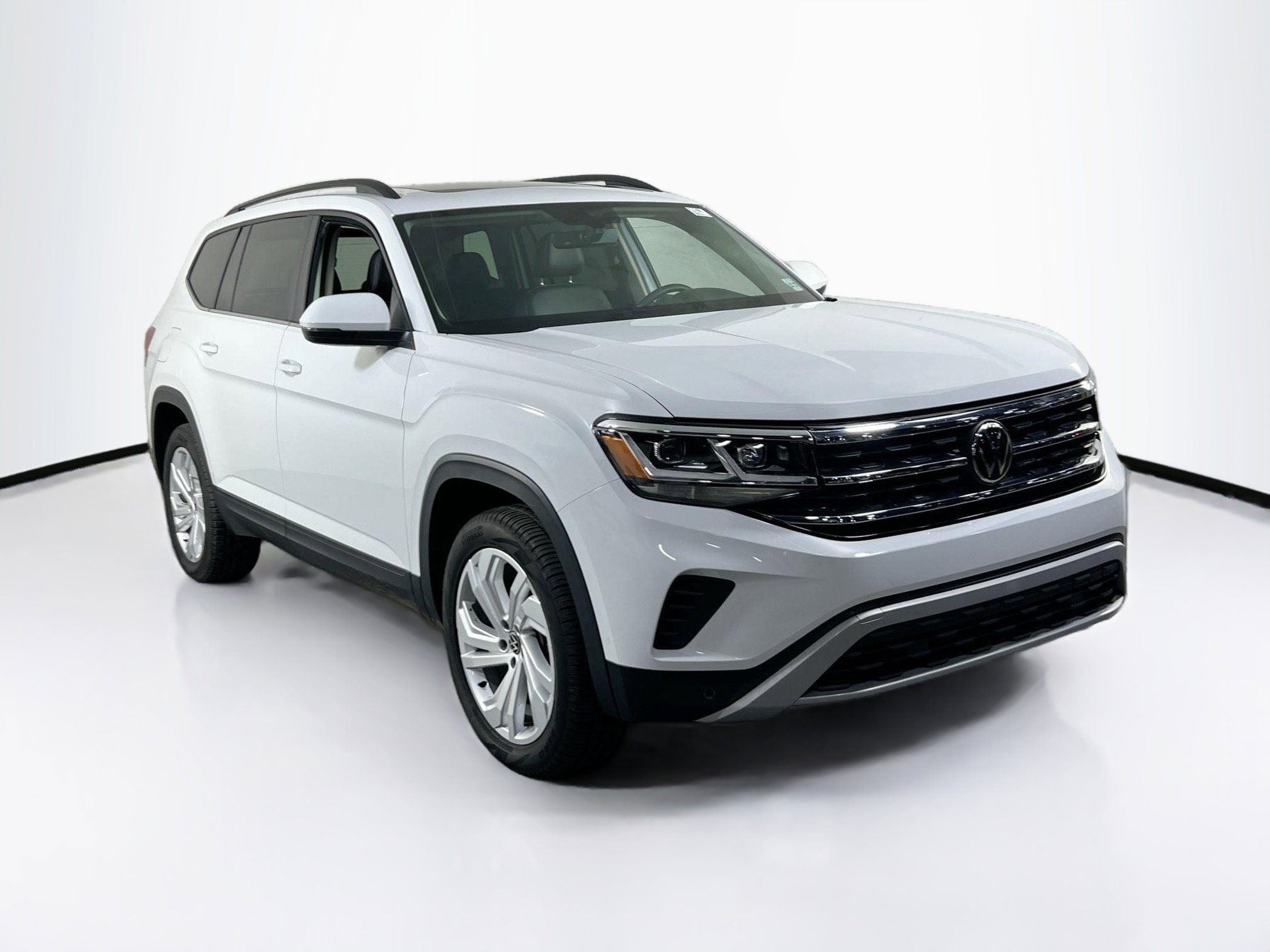 Used 2023 Volkswagen Atlas SE AWD/4WD image 3