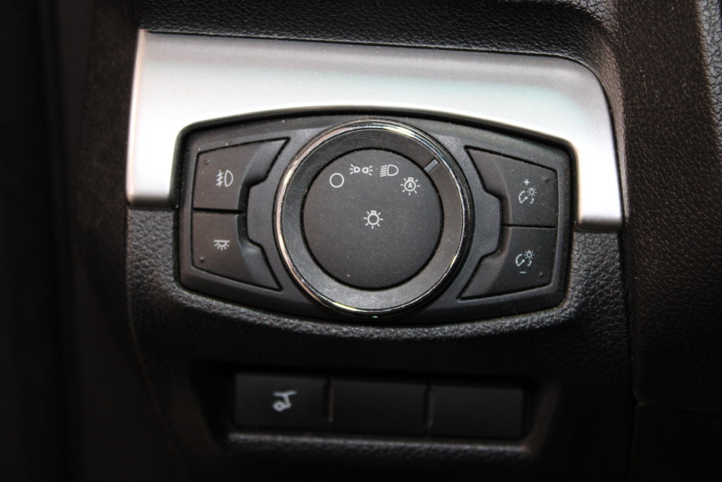 Used 2016 Ford Explorer XLT w/ Equipment Group 201A AWD/4WD image 25