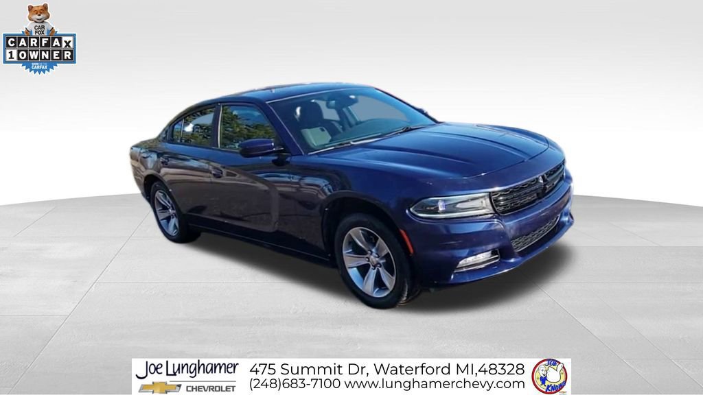 Used 2015 Dodge Charger SXT image 2