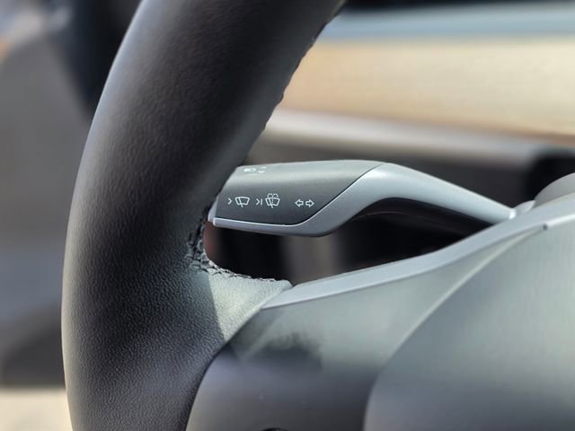 Used 2024 Tesla Model Y Long Range image 32