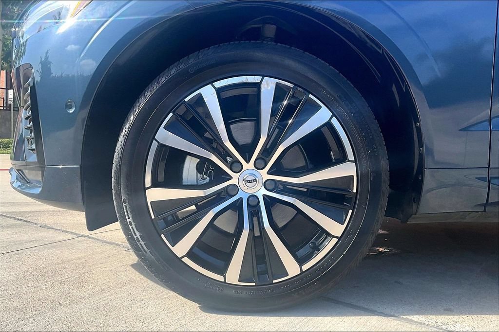 Certified 2024 Volvo XC60 B5 Plus w/ Protection Package Premier AWD/4WD image 8