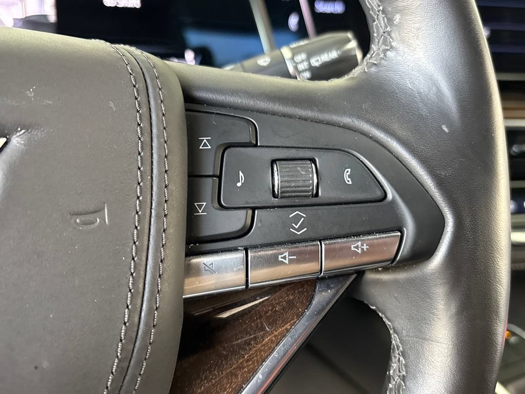 Used 2022 Cadillac Escalade Sport Platinum w/ LPO, ONYX Package AWD/4WD image 38