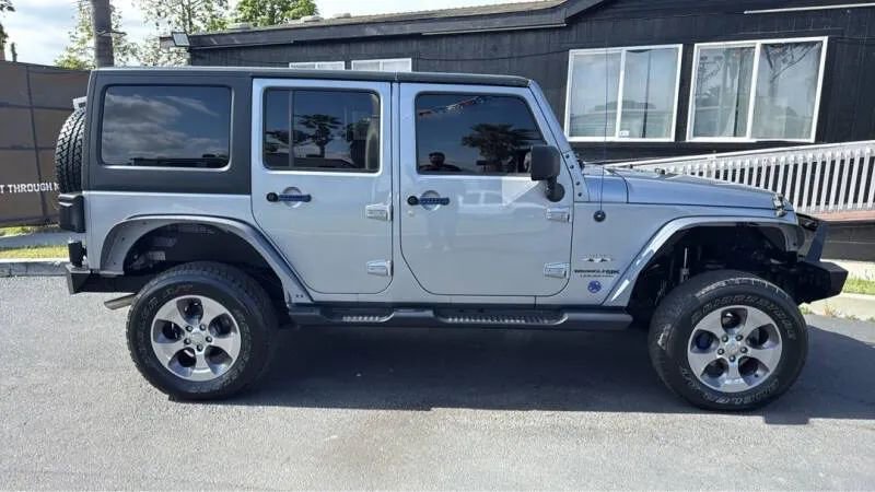 Used 2018 Jeep Wrangler Unlimited Sahara w/ Connectivity Group image 8