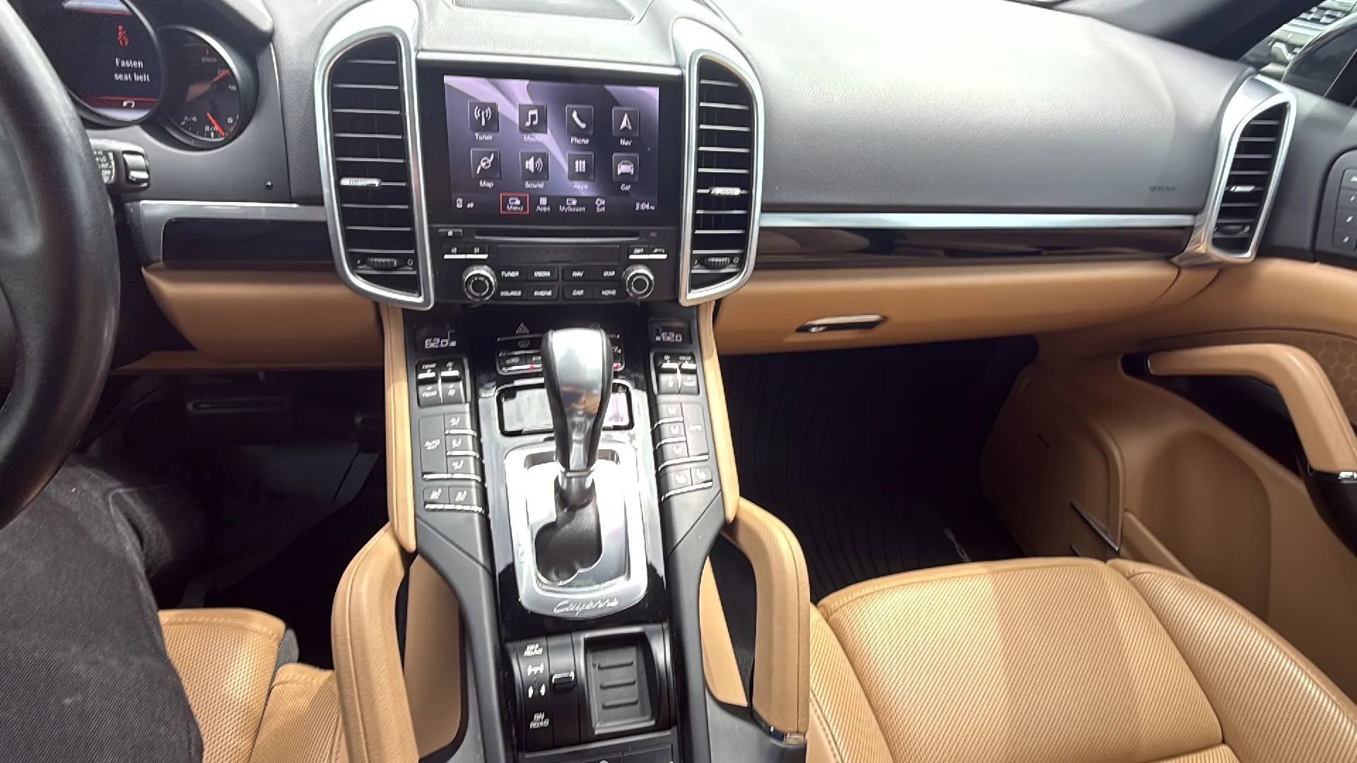 Used 2017 Porsche Cayenne w/ Premium Package image 16