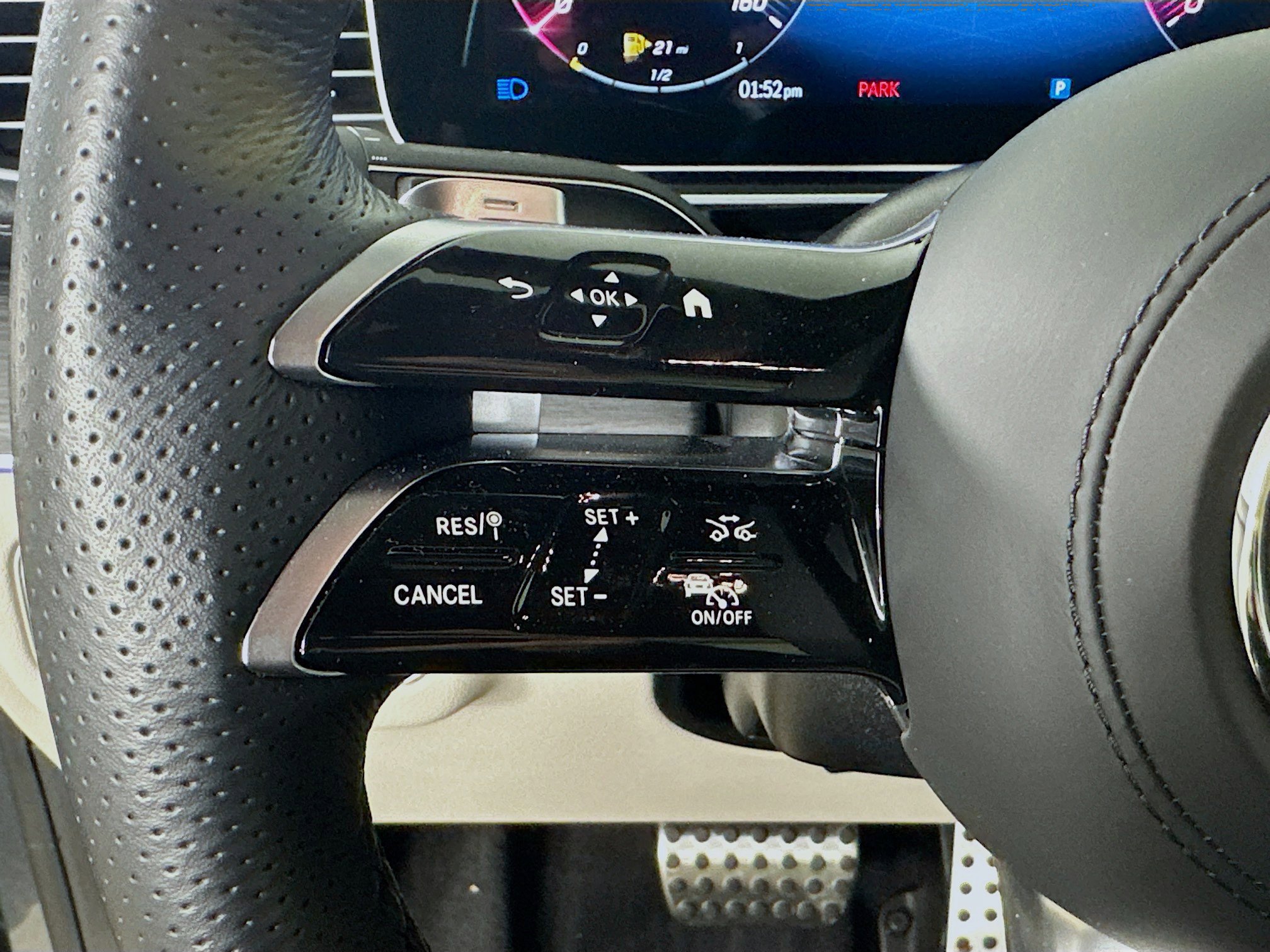 Certified 2025 Mercedes-Benz GLS 450 4MATIC image 12