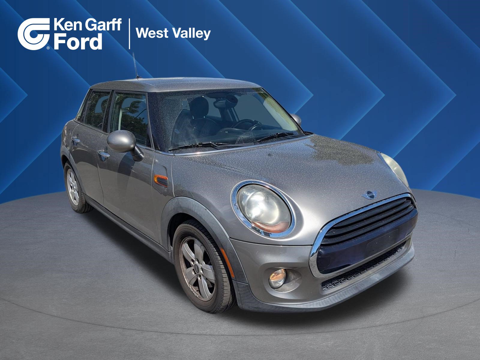 Used 2017 MINI Cooper 4-Door Hardtop FWD image 1
