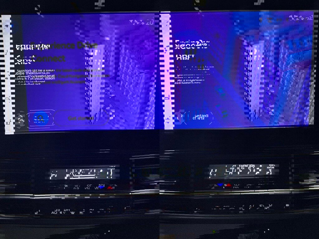 Used 2025 Toyota Sienna XLE image 26