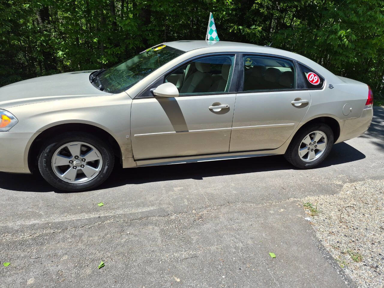 Used 2009 Chevrolet Impala LT FWD image 3