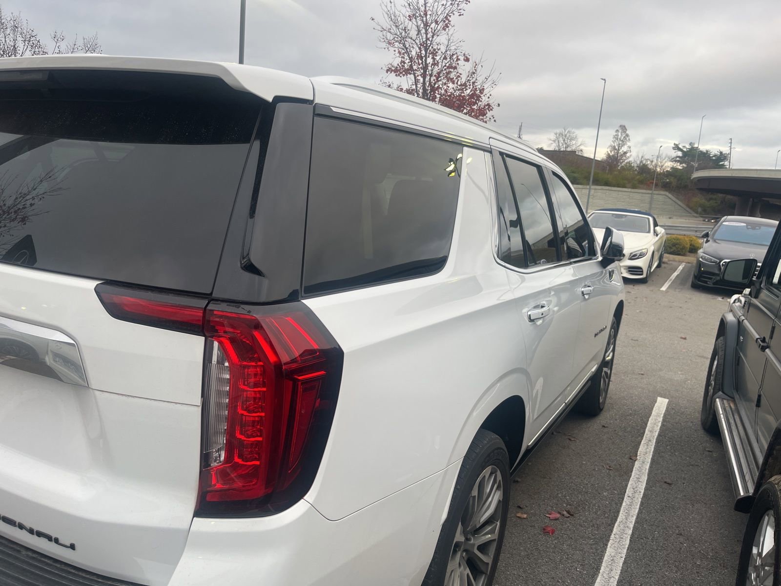 Used 2021 GMC Yukon Denali w/ Denali Ultimate Package image 8