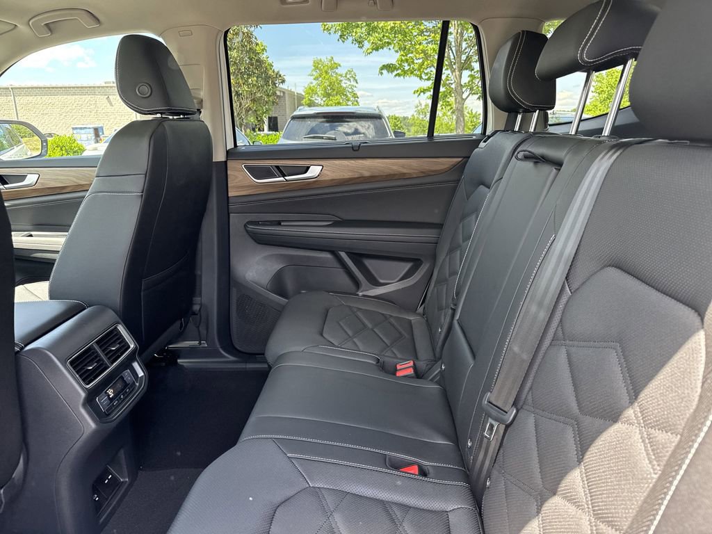 New 2025 Volkswagen Atlas SE image 12