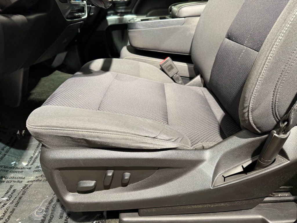 Used 2018 Chevrolet Silverado 1500 LT w/ All Star Edition image 13