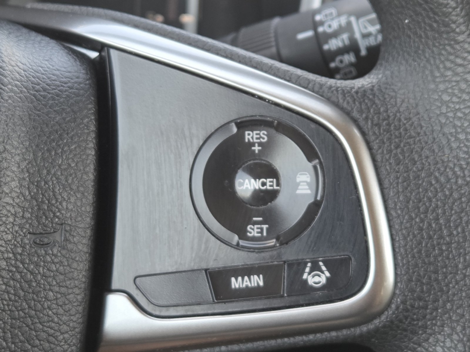 Used 2018 Honda CR-V EX image 8
