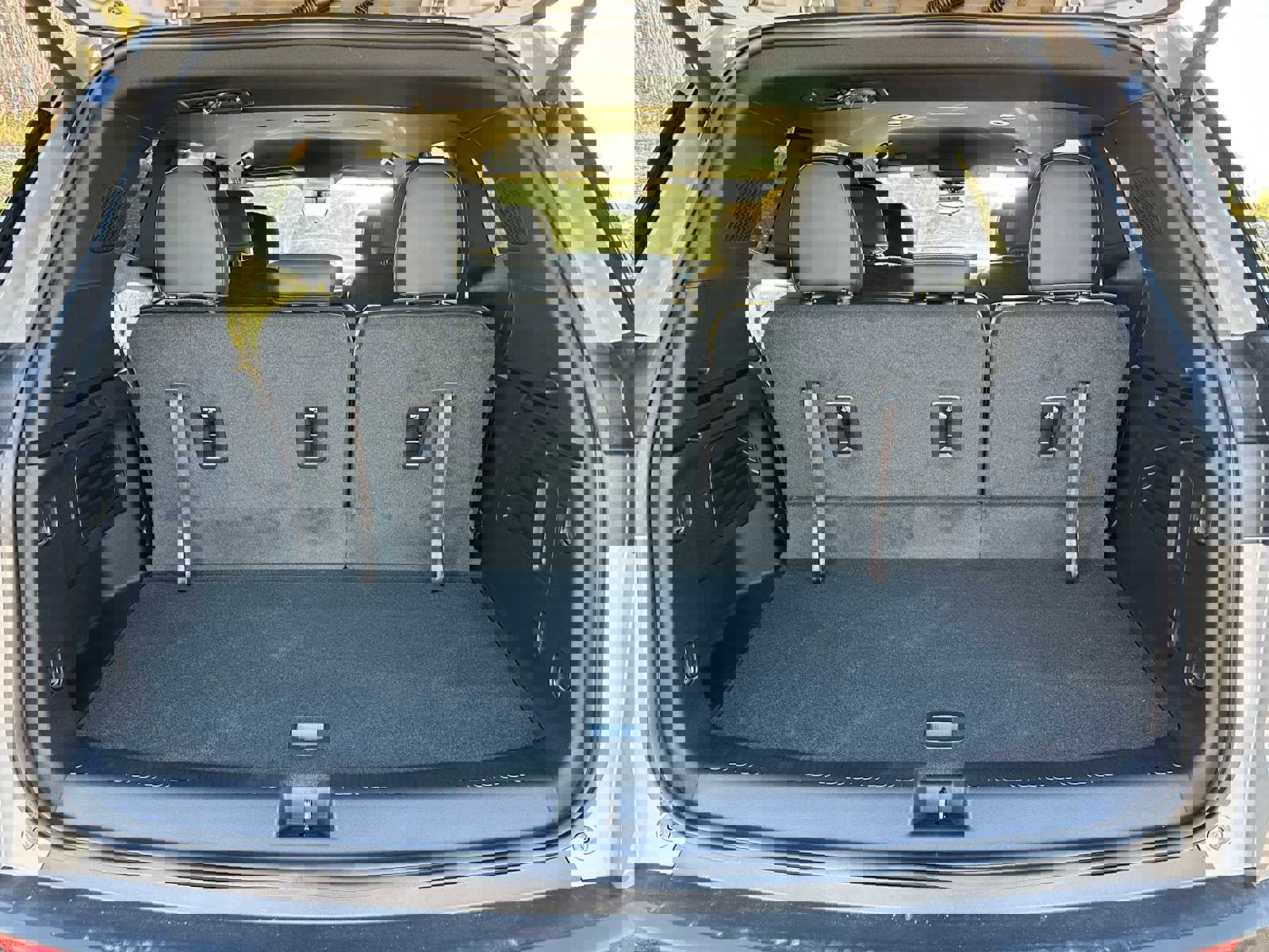 New 2026 GMC Acadia AT4 w/ LPO, Floor Liner Package image 15