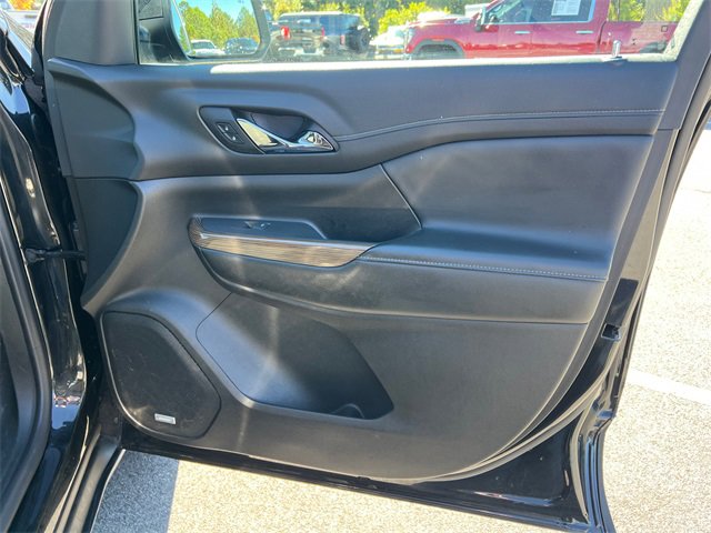 Used 2023 GMC Acadia SLE w/ Driver Convenience Package image 14