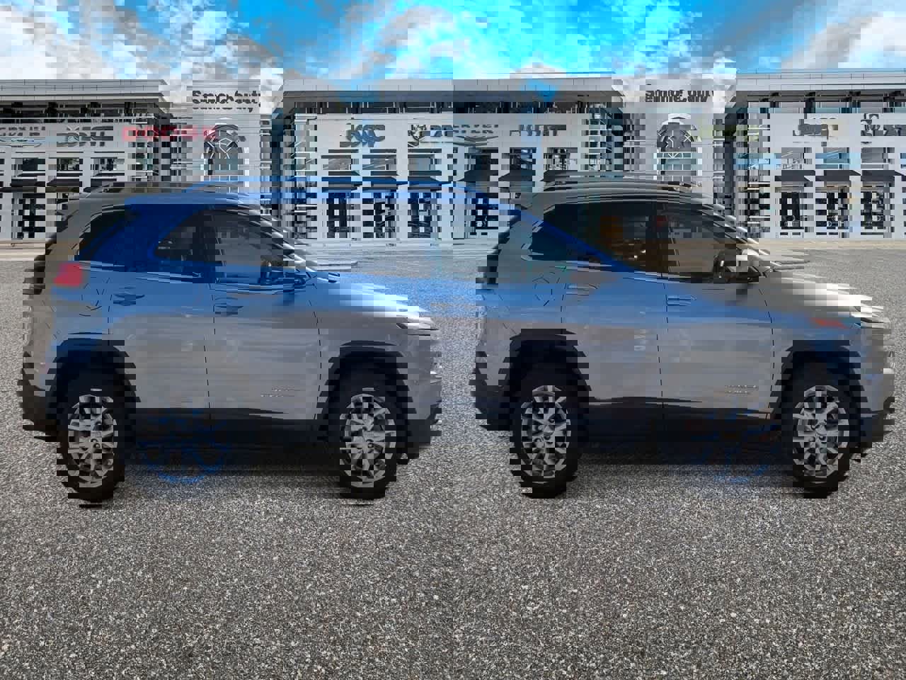 Used 2017 Jeep Cherokee Latitude image 9